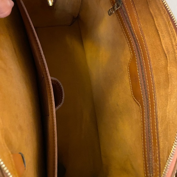 Authentic Louis Vuitton epi fawn large bag - Picture 7 of 10